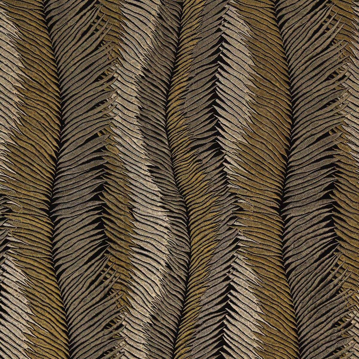 KRAVET COUTURE PLUMAGE 09
