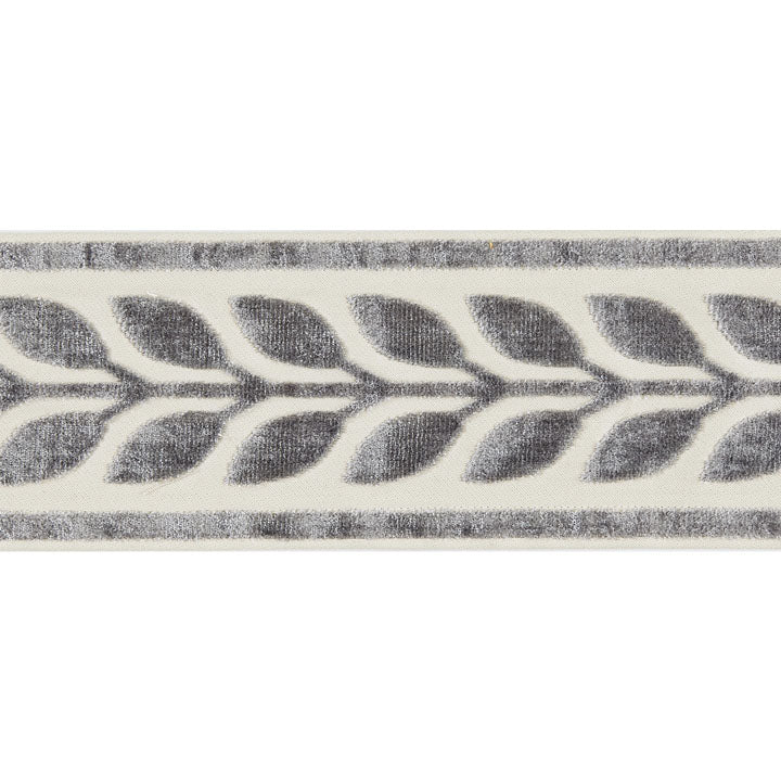 Scalamandre: Vigne Velvet Tape SC 0005 T3278 Smoke